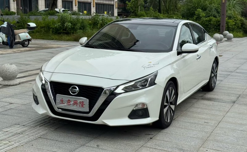 阳江21年日产天籁2