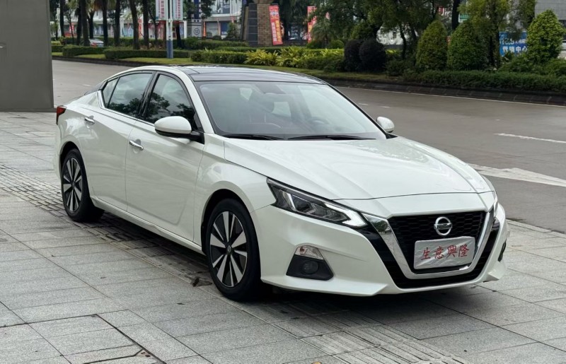 阳江21年日产天籁3