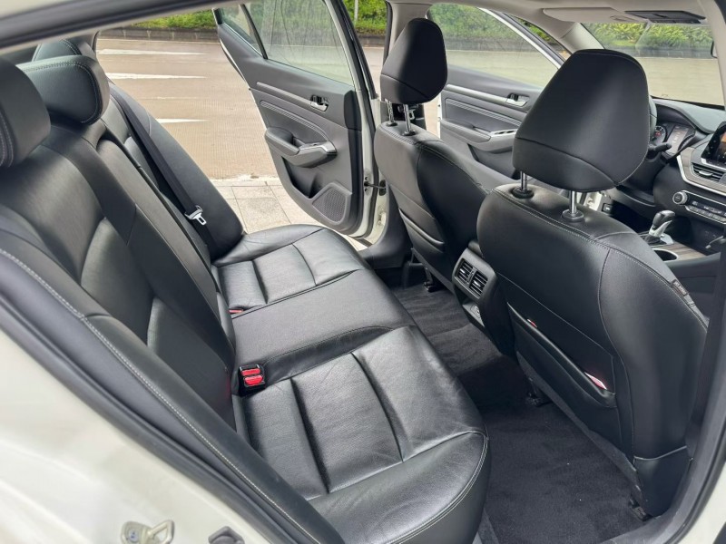 阳江21年日产天籁6