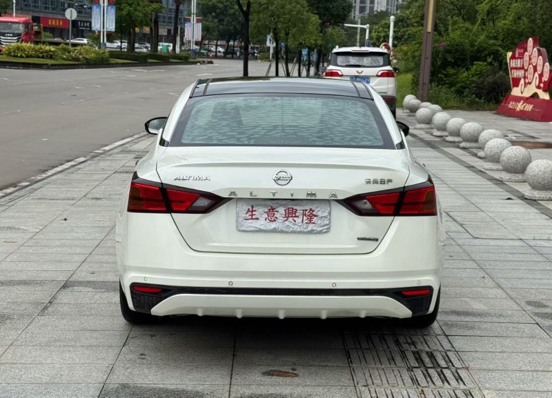 阳江21年日产天籁7