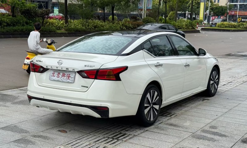 阳江21年日产天籁8