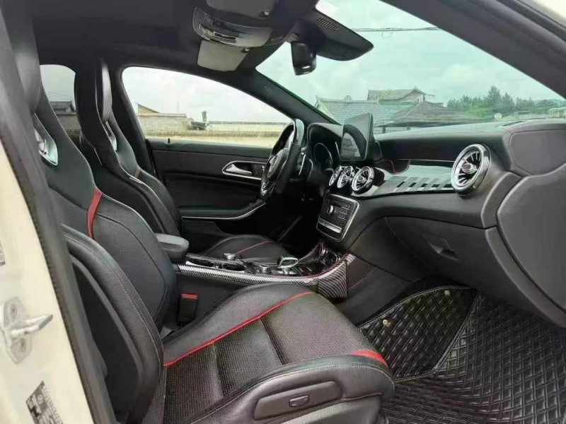 毕节17年奔驰CLA4