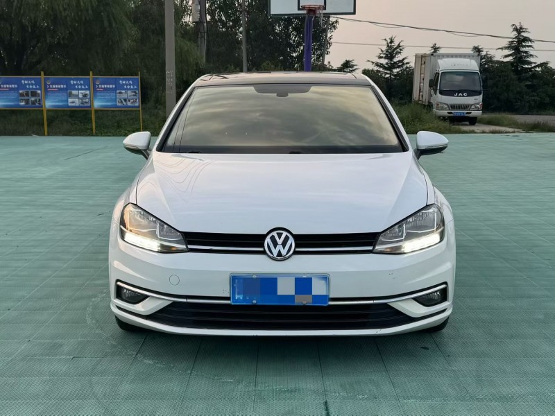 青岛19年大众高尔夫1