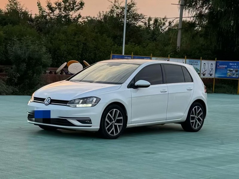 青岛19年大众高尔夫3