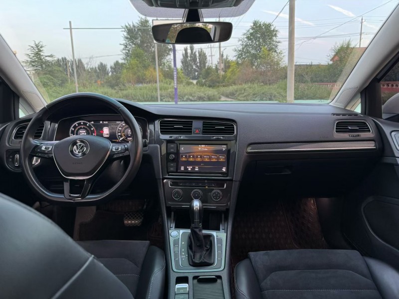 青岛19年大众高尔夫5