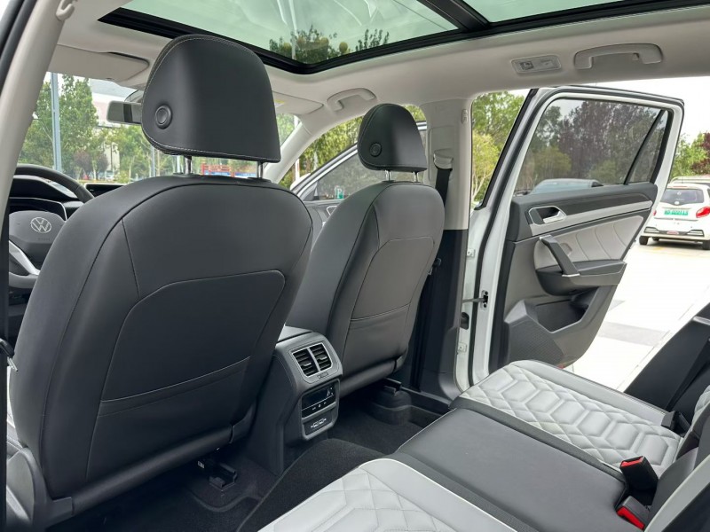 枣庄25年大众探岳5