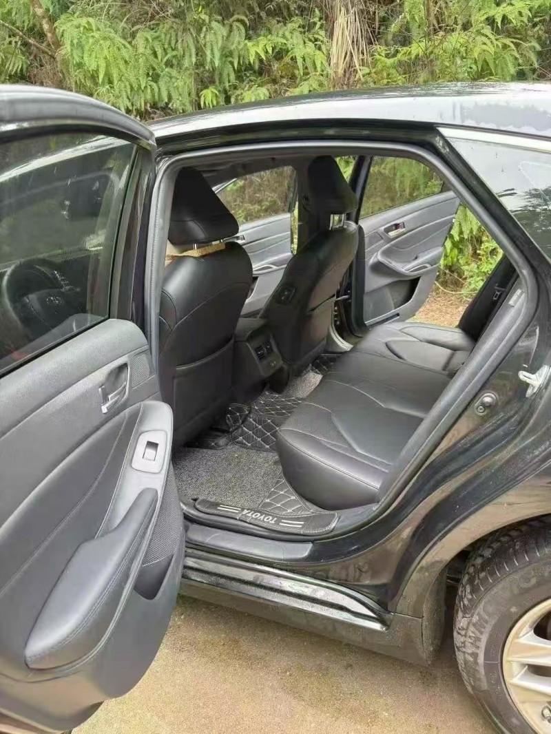 南宁20年丰田亚洲龙4