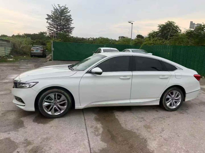 深圳19年本田雅阁7