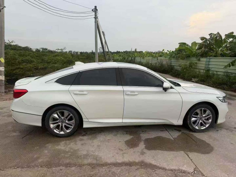 深圳19年本田雅阁8