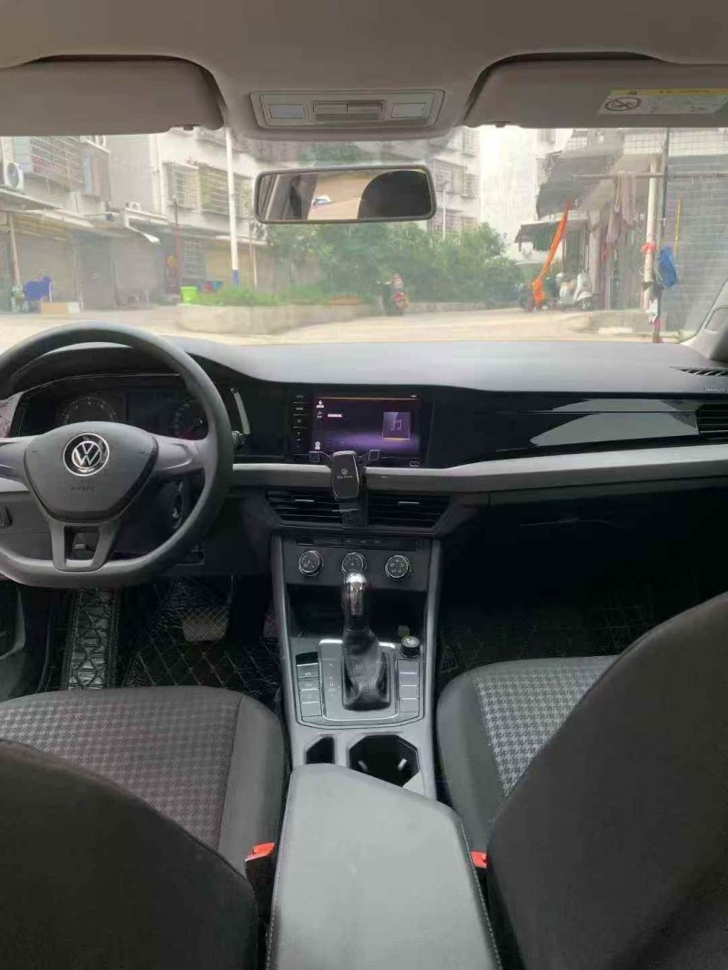 张家界21年大众宝来4