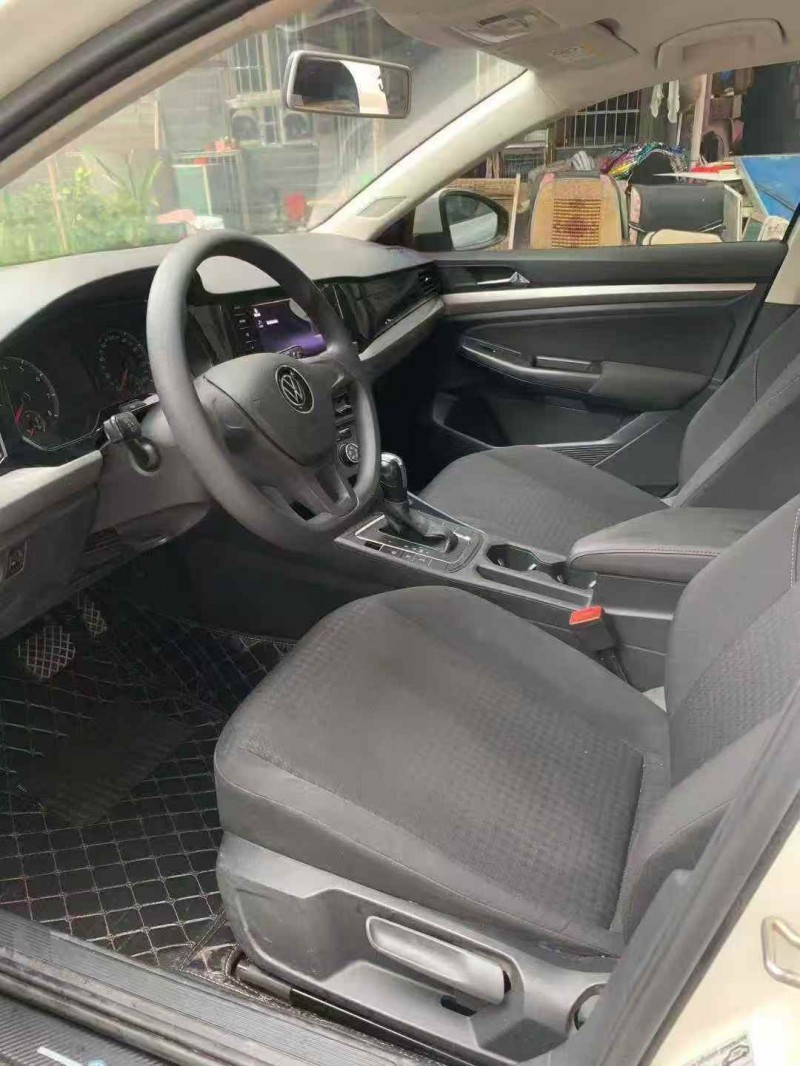 张家界21年大众宝来5