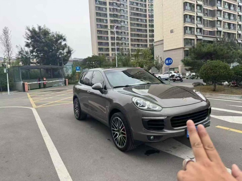 枣庄15年保时捷卡宴3