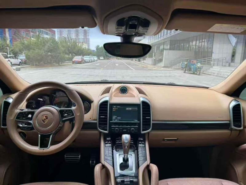 枣庄15年保时捷卡宴4