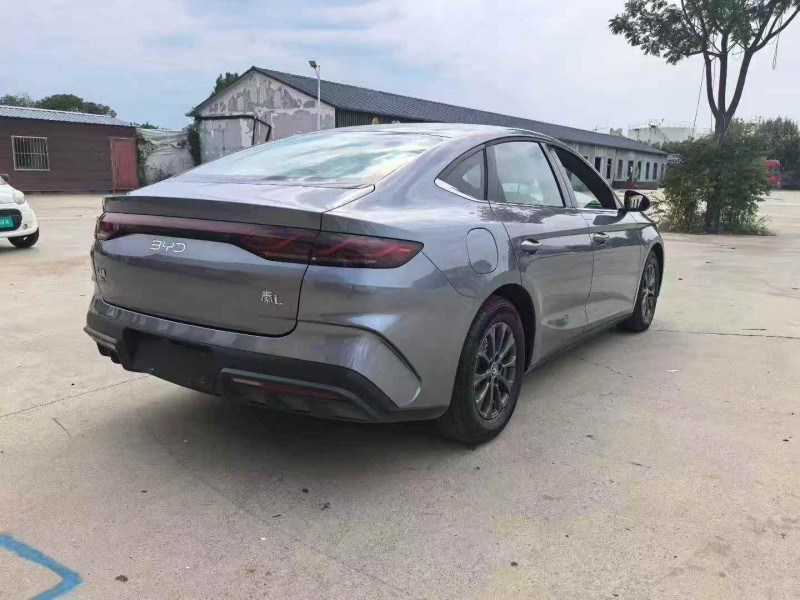 济宁24年比亚迪秦8