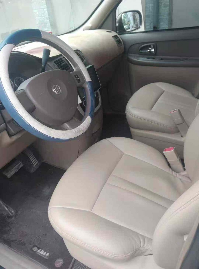 保定16年别克GL86