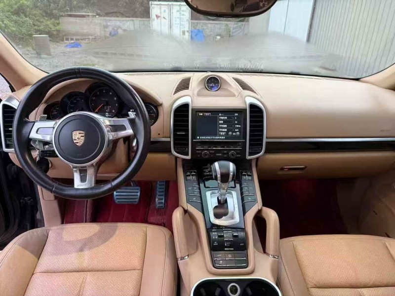 潍坊16年保时捷卡宴4