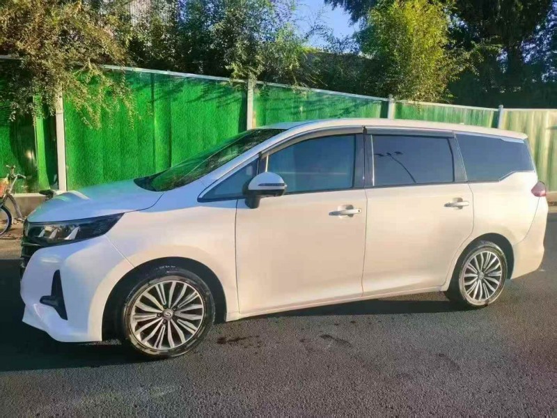 巴彦淖尔19年传祺M63