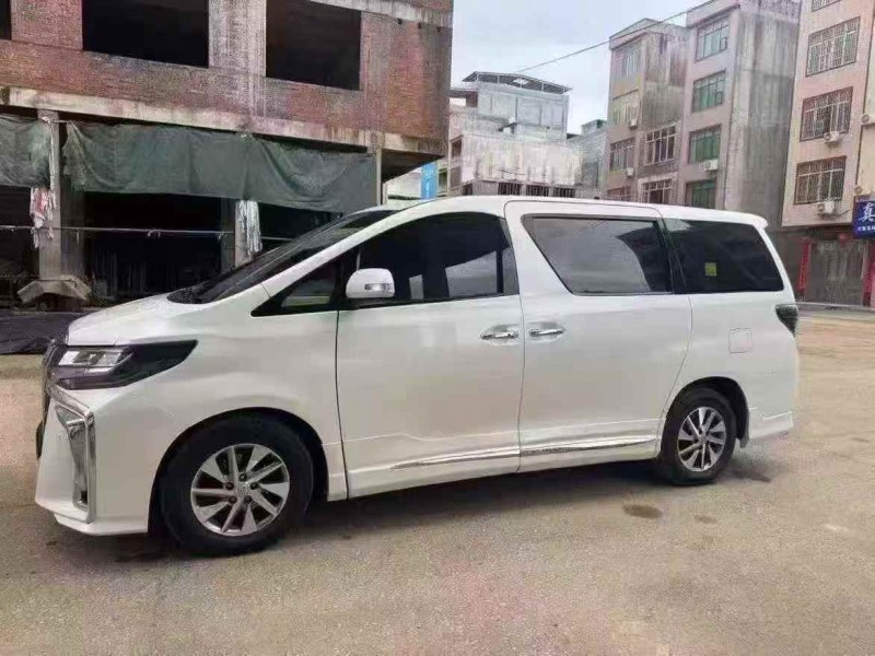 桂林15年丰田埃尔法2