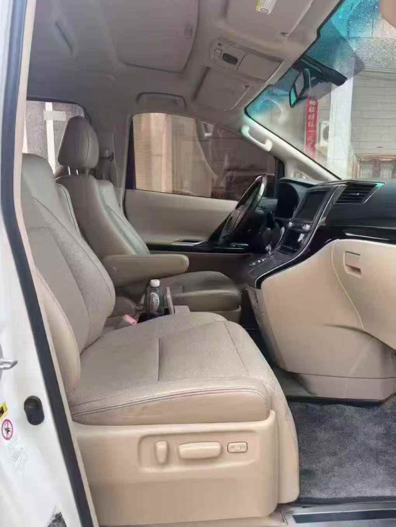 桂林15年丰田埃尔法4