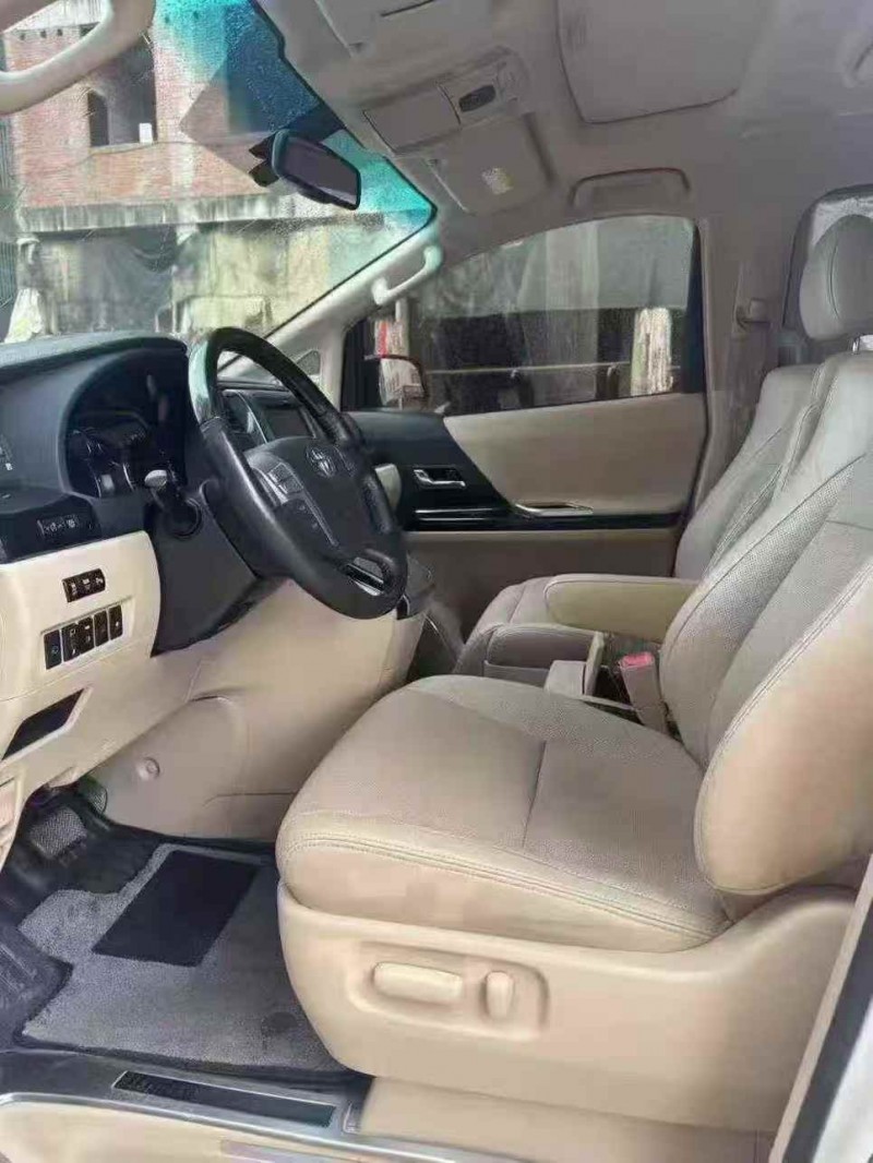 桂林15年丰田埃尔法6