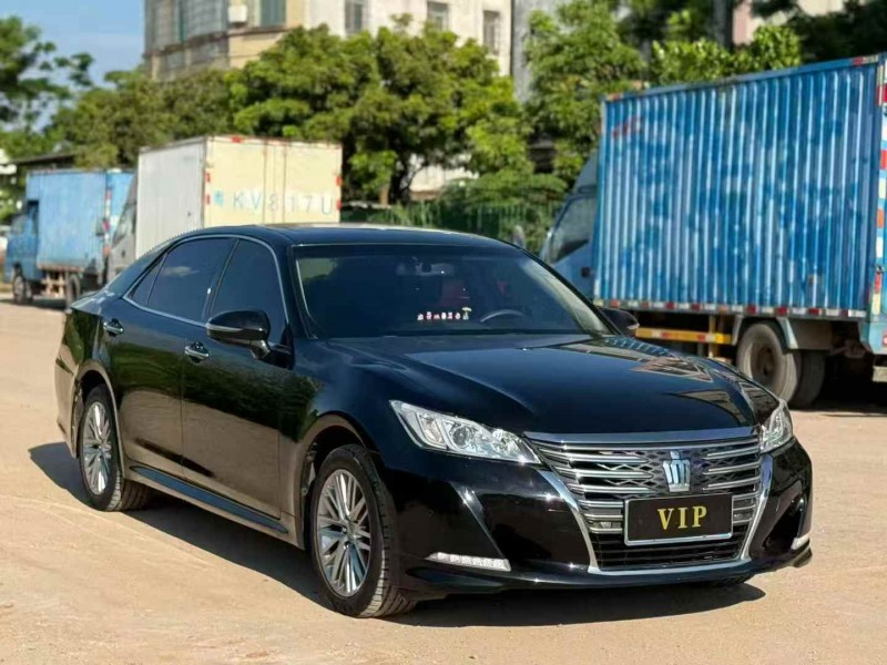 佛山15年丰田皇冠3