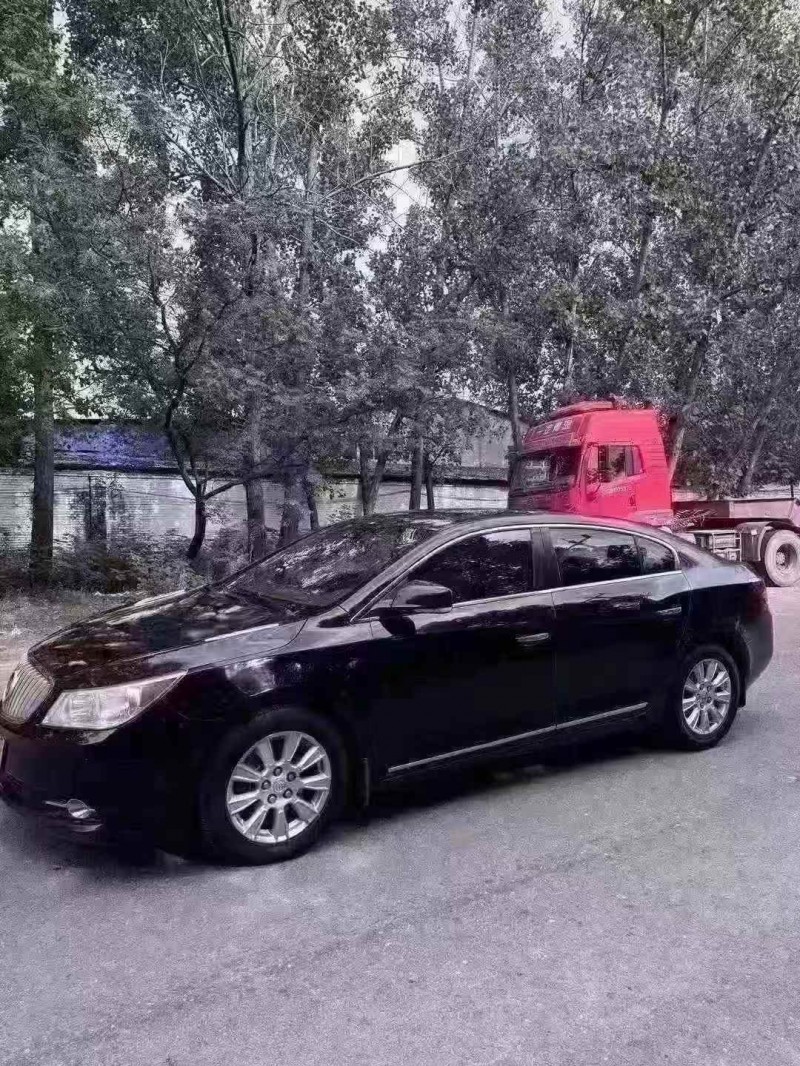 菏泽12年别克君越3