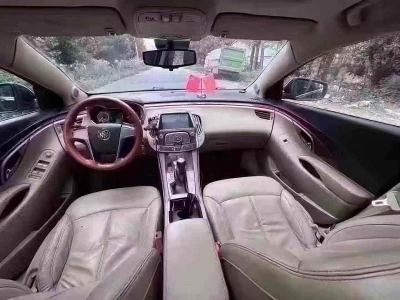 菏泽12年别克君越5