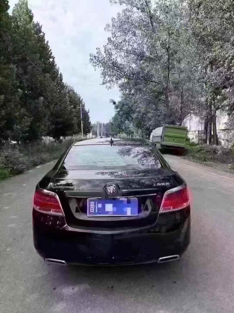 菏泽12年别克君越9