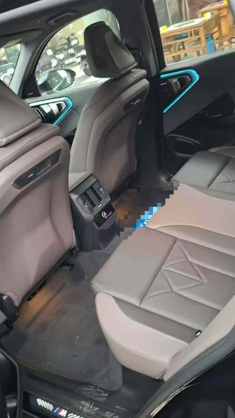 成都25年宝马X35