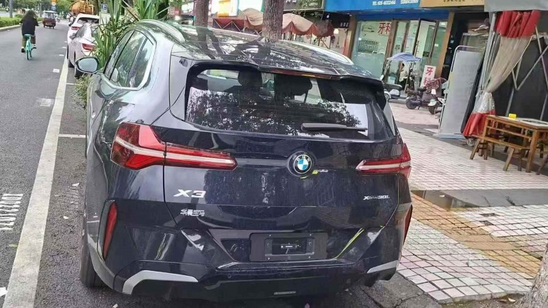 成都25年宝马X36