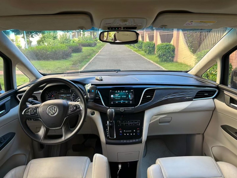 东莞17年别克GL83