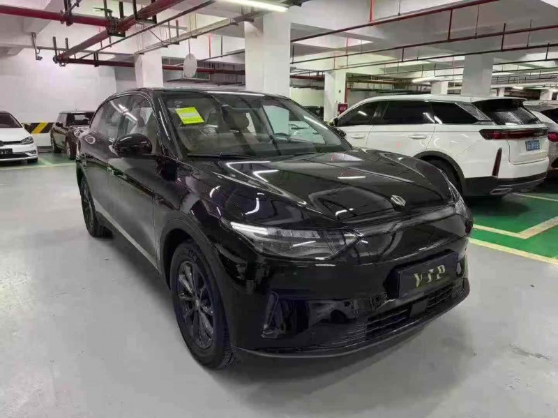 成都25年零跑汽车C112