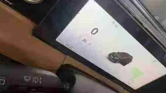 成都25年零跑汽车C115