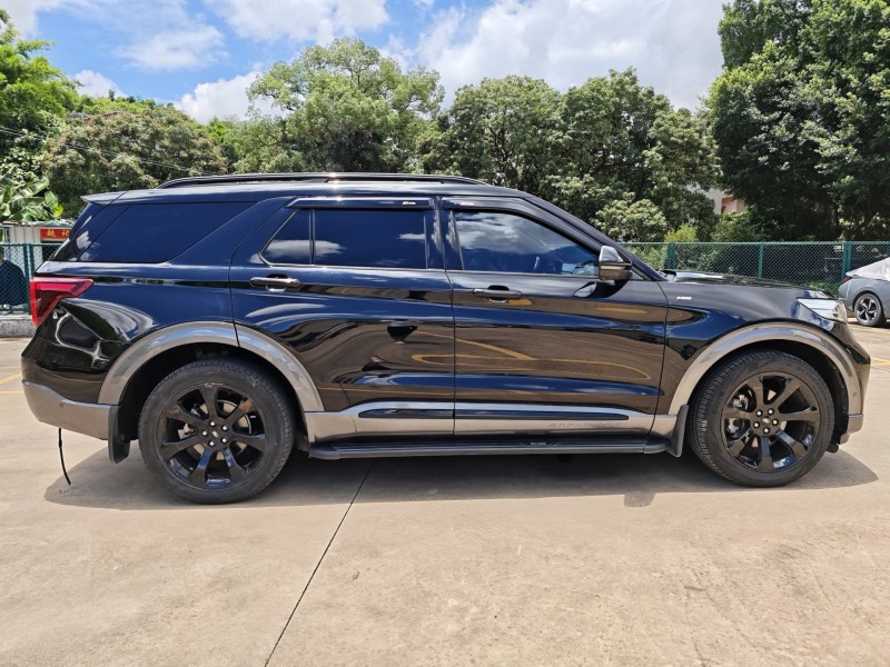 中山20年福特探险者2