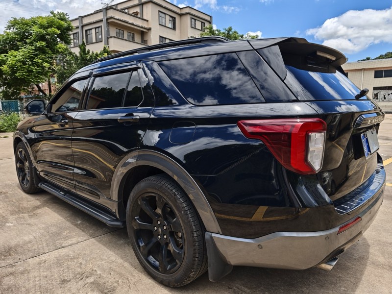 中山20年福特探险者4