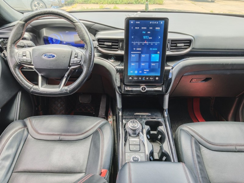 中山20年福特探险者7