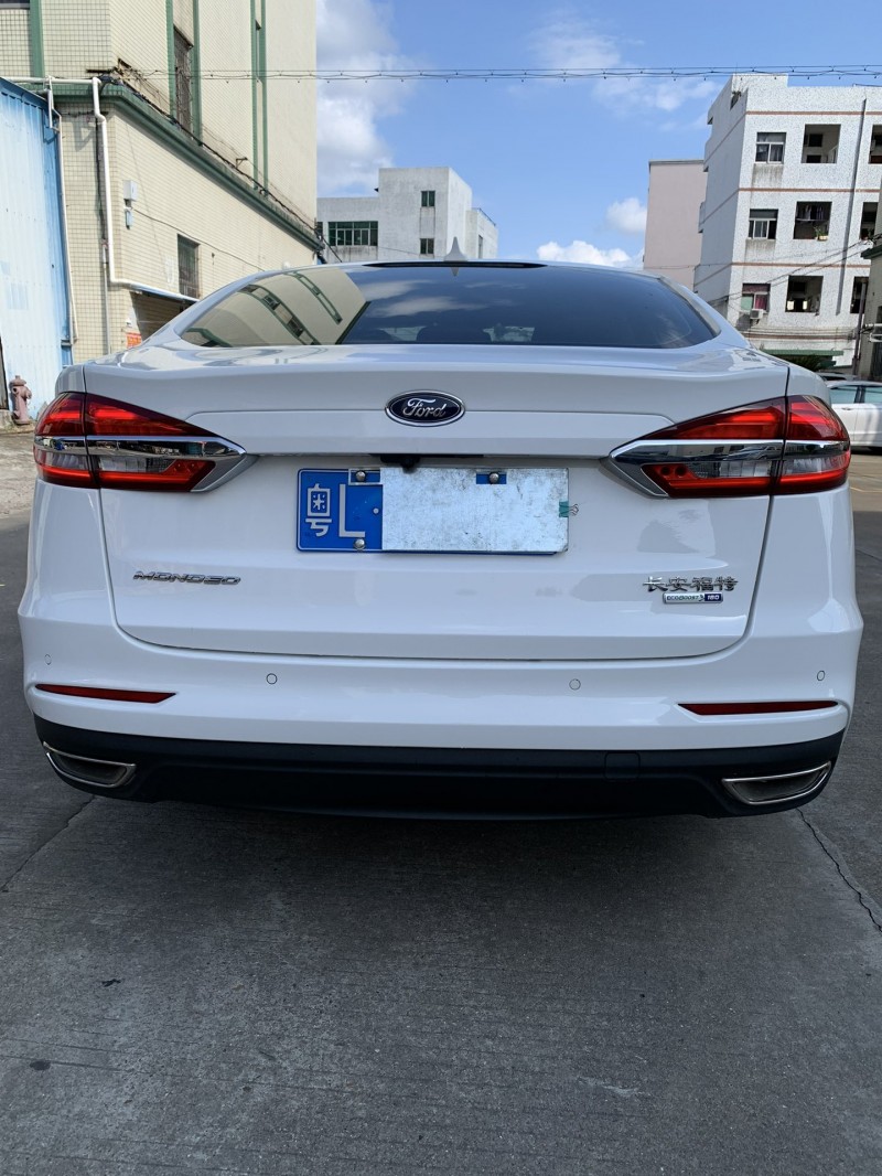 中山21年福特蒙迪欧9