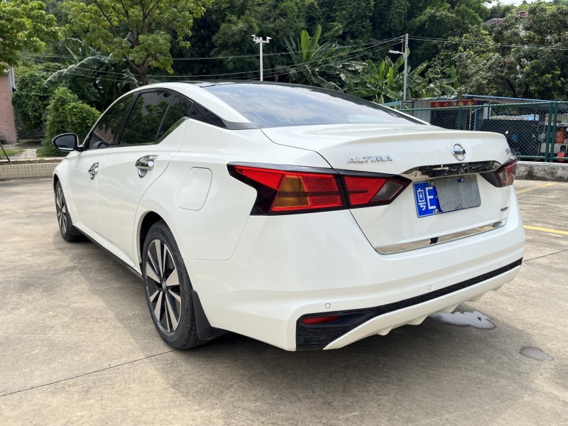 中山21年日产天籁4