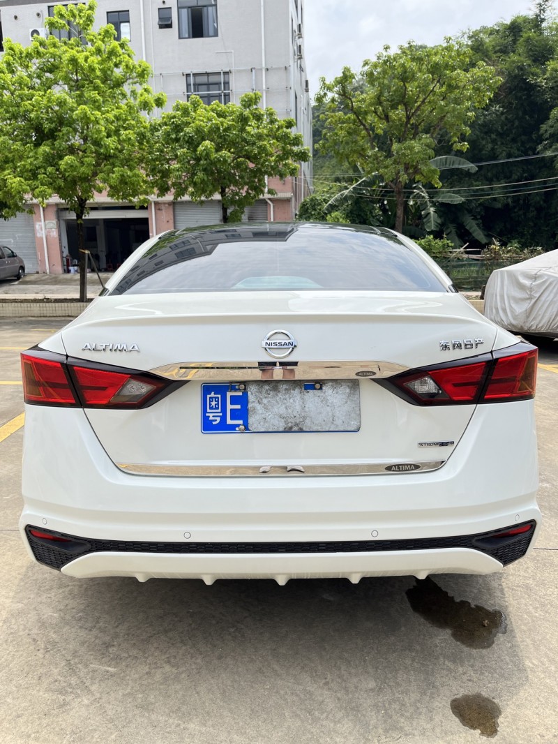 中山21年日产天籁9