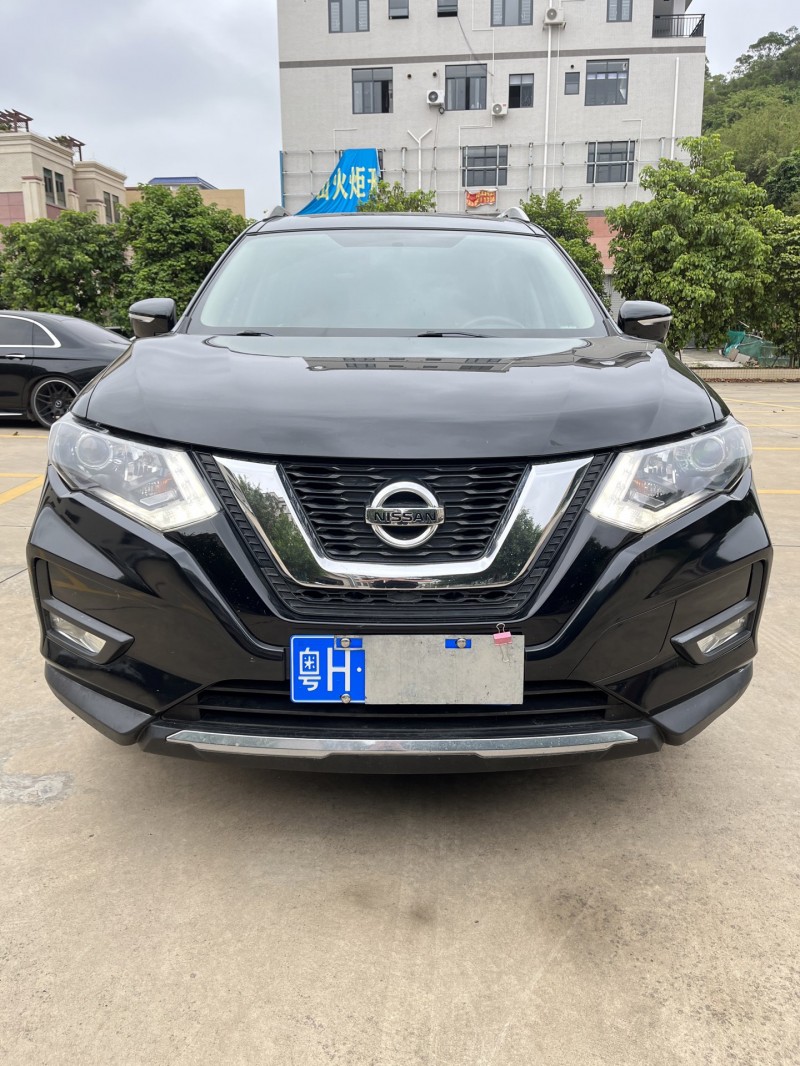 中山18年日产奇骏1