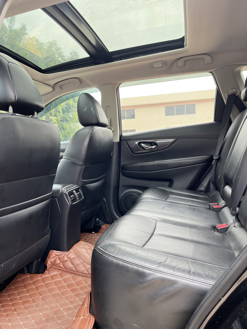 中山18年日产奇骏6