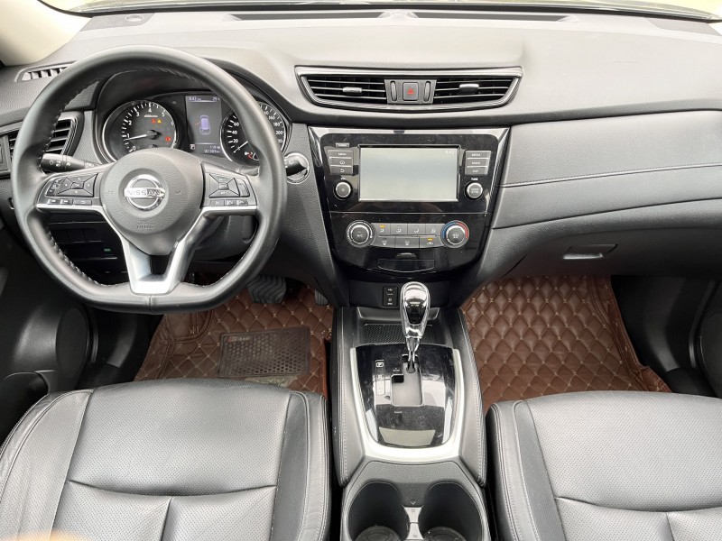 中山18年日产奇骏7