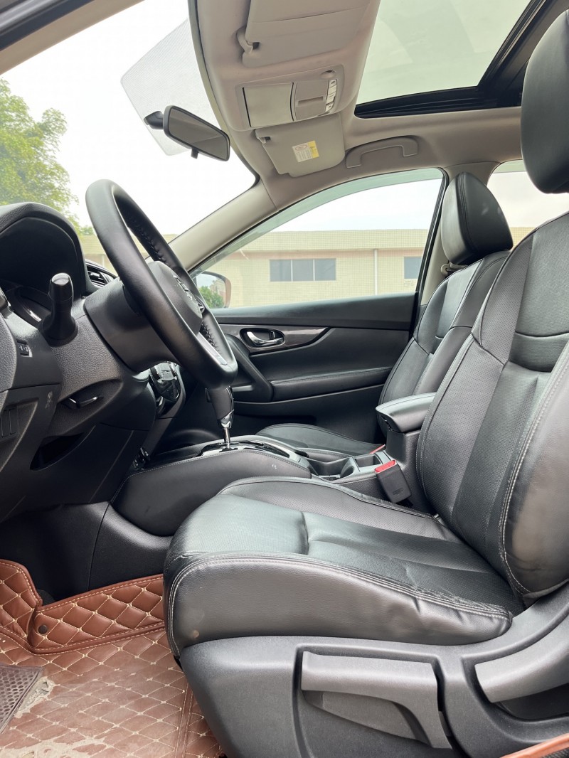 中山18年日产奇骏8