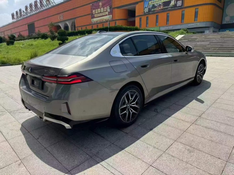 济南24年宝马i57