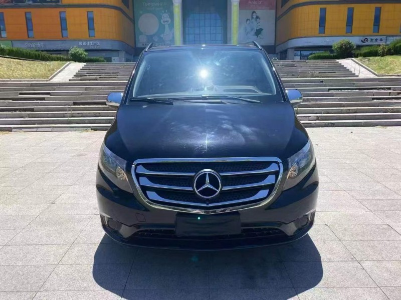 济南17年奔驰威霆1