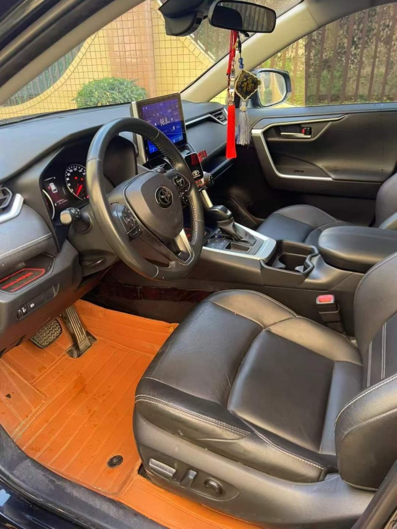 东莞21年丰田威兰达4