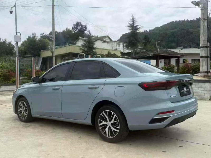 六盘水24年吉利帝豪8