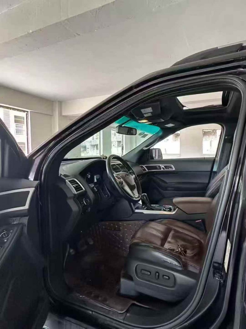 六盘水14年福特探险者5