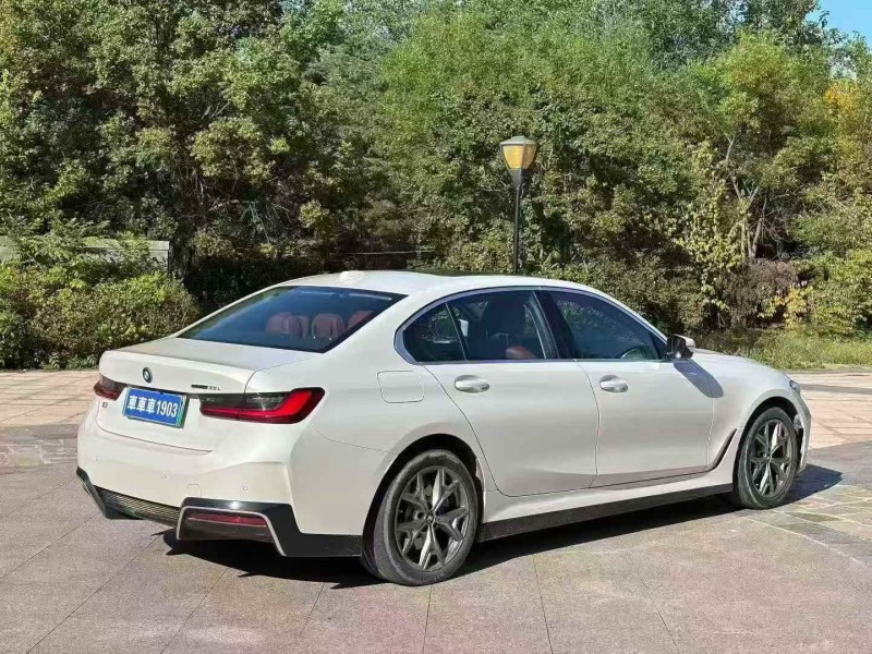 济宁24年宝马i37