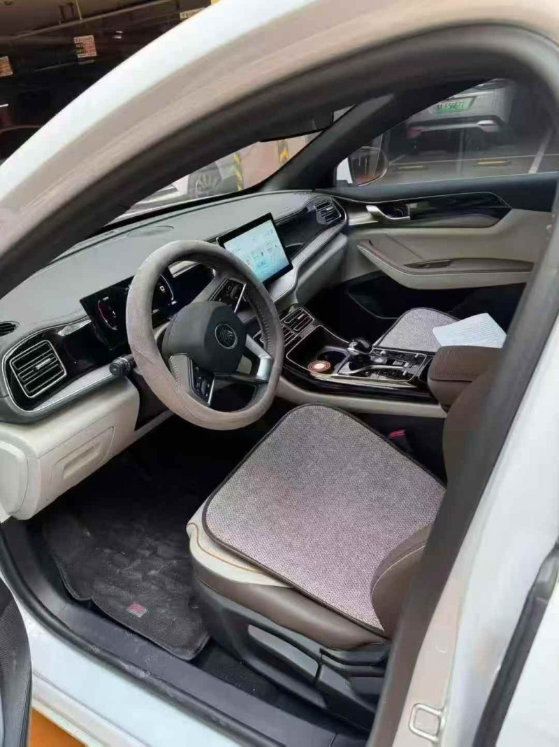 呼伦贝尔25年比亚迪秦6